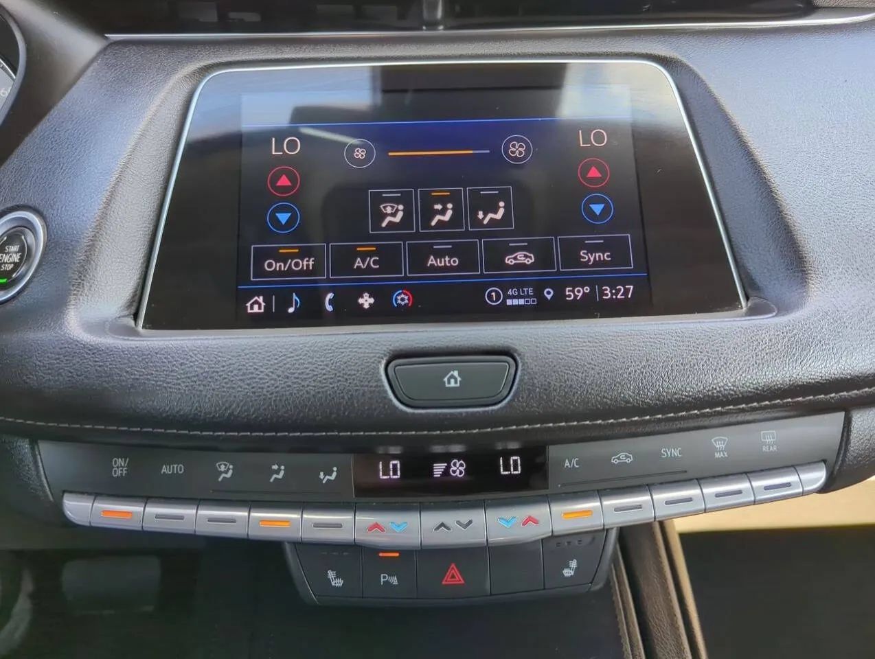 Used 2023 Cadillac XT4 Luxury w/ Cold Weather Package AWD/4WD image 17