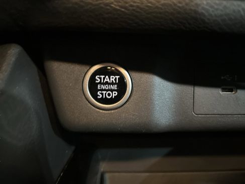 Used 2023 Nissan Rogue SV w/ SV Premium B Package image 22