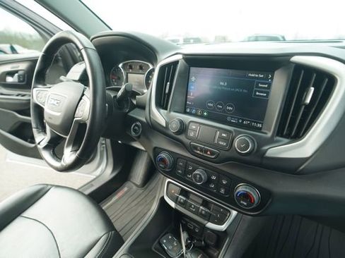 Used 2022 GMC Terrain SLT image 32