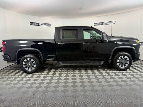Used 2021 Chevrolet Silverado 2500 Custom w/ Custom Value Package AWD/4WD image 7