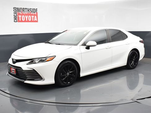 Used 2022 Toyota Camry LE image 8