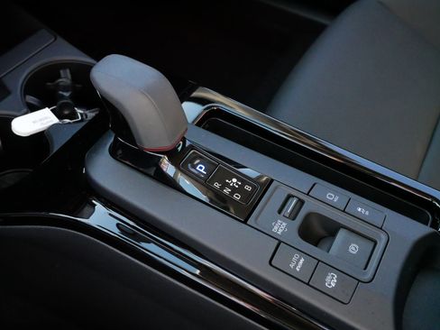 Certified 2026 Toyota Prius Plug-In Hybrid image 24