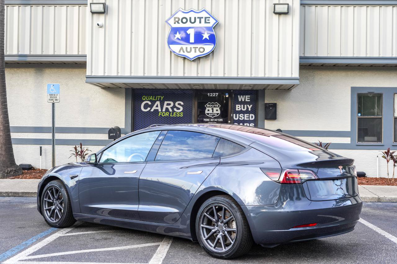 Used 2018 Tesla Model 3 Long Range RWD image 3