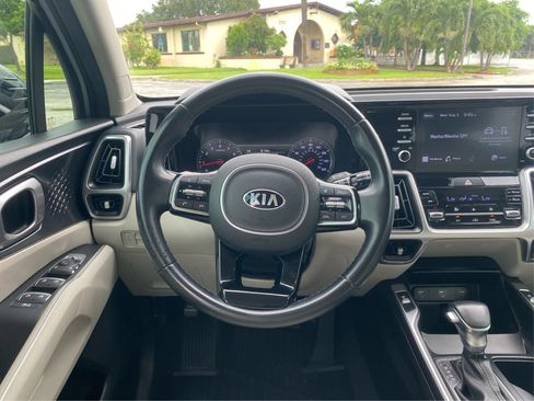 Used 2021 Kia Sorento S FWD image 15