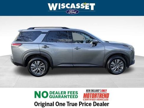 Used 2024 Nissan Pathfinder SV image 6