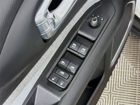 Used 2022 Jeep Compass Latitude w/ Convenience Group AWD/4WD image 23