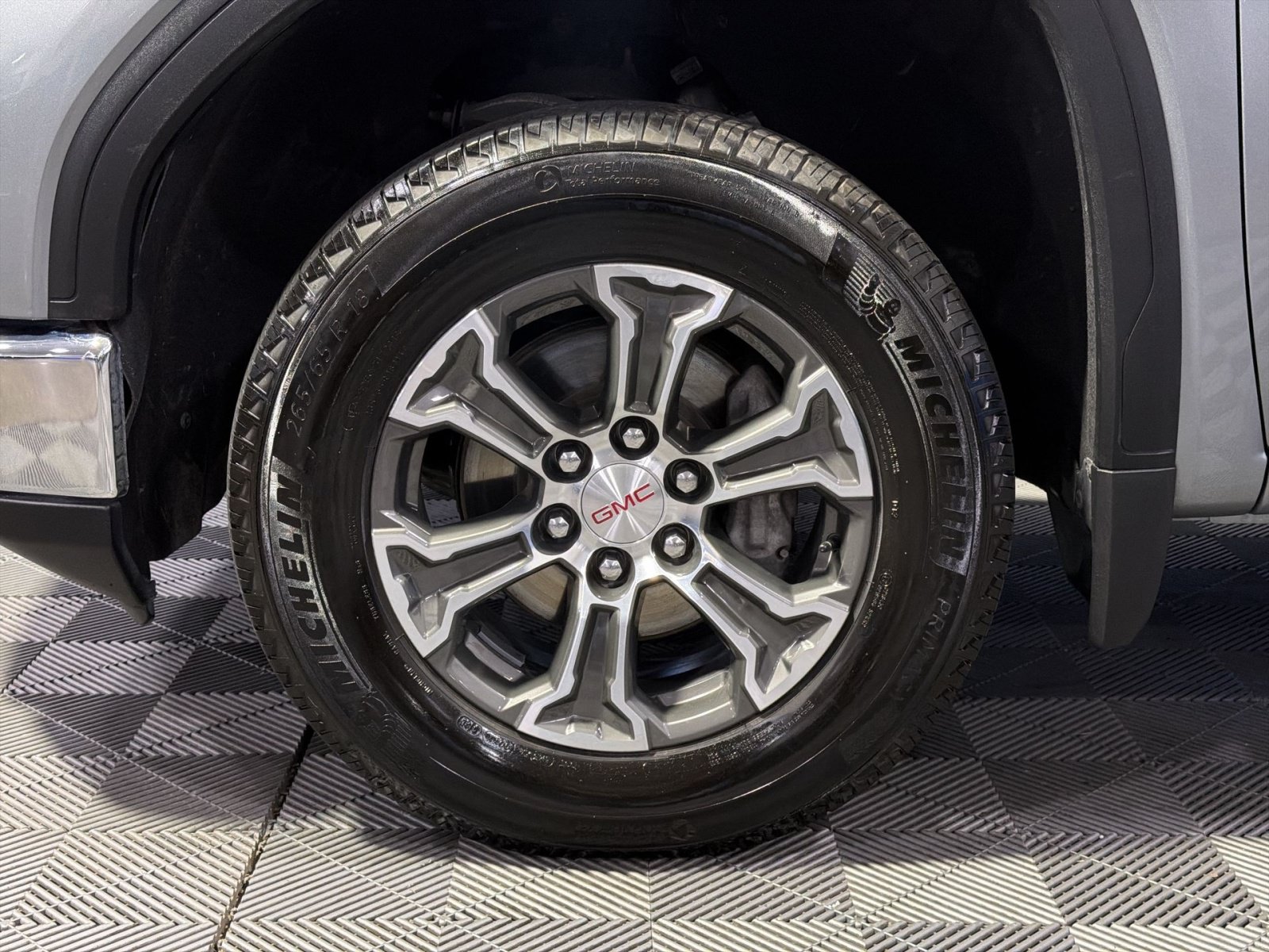 Used 2025 GMC Sierra 1500 SLT AWD/4WD image 16