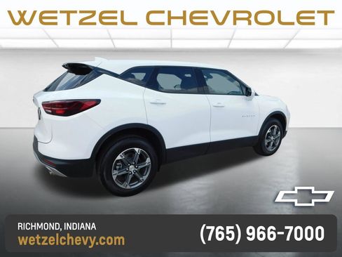 Used 2025 Chevrolet Blazer LT AWD/4WD image 3