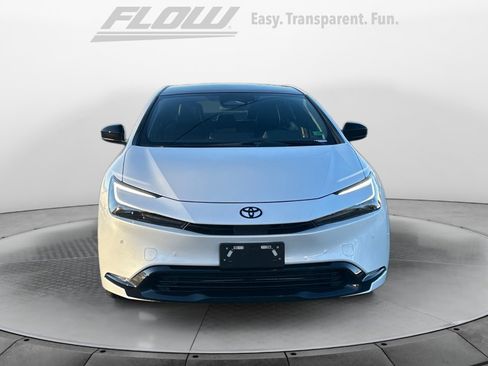 Used 2026 Toyota Prius Plug-In Hybrid FWD image 3