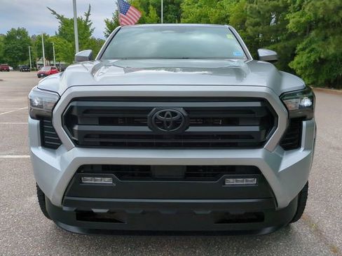 Used 2024 Toyota Tacoma SR5 AWD/4WD image 9