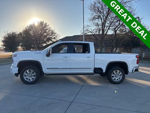 Used 2024 Chevrolet Silverado 2500 High Country w/ Technology Package image 8