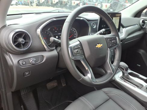 Used 2024 Chevrolet Blazer LT w/ Sound & Technology Package AWD/4WD image 19