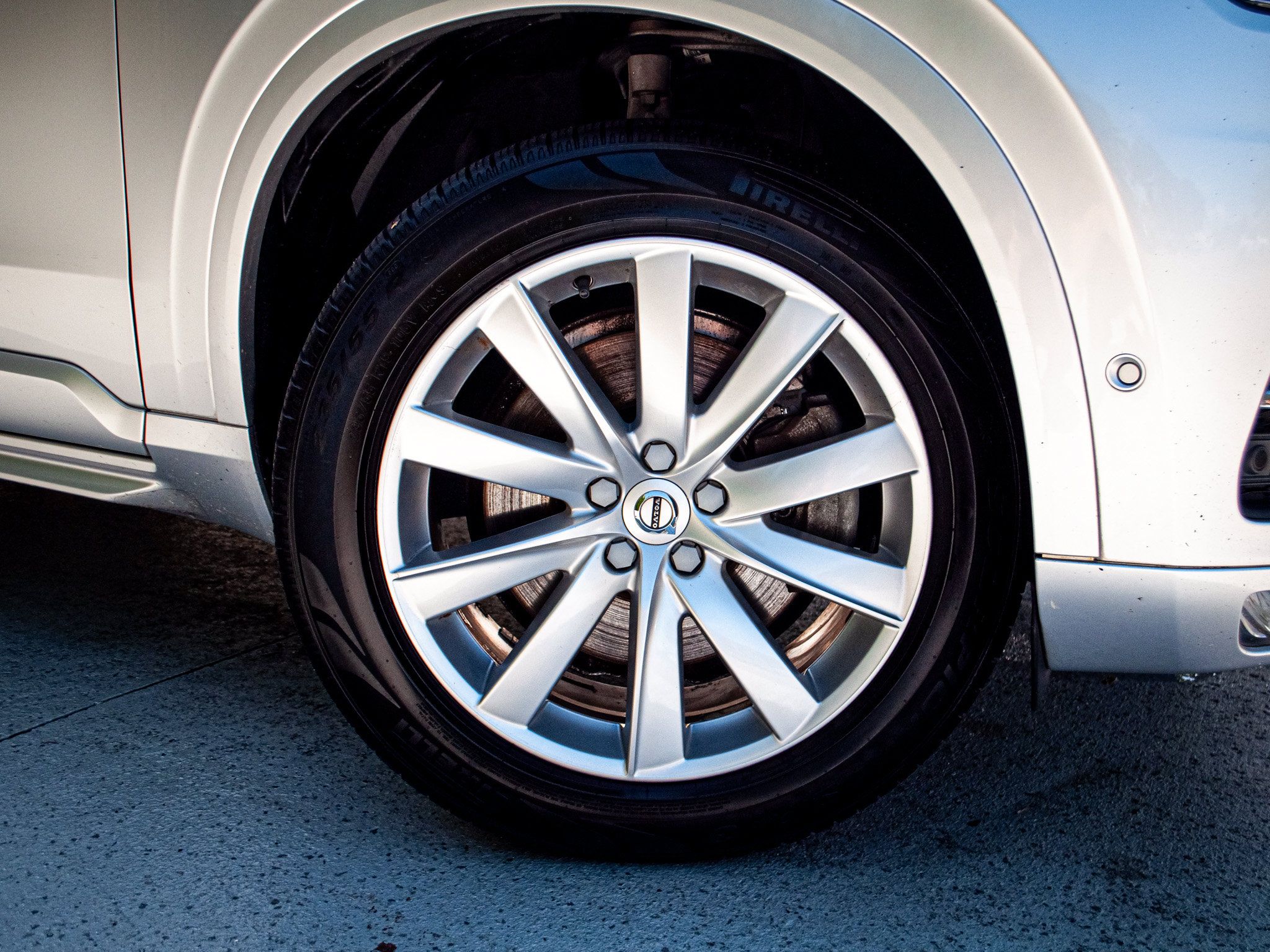 Used 2018 Volvo XC90 T6 Momentum w/ Convenience Package AWD/4WD image 13