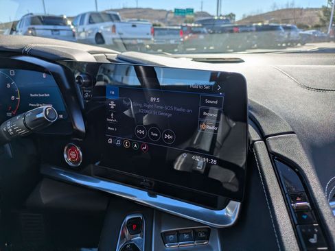 Used 2020 Chevrolet Corvette Stingray Preferred Cpe w/ 2LT Preferred Equipment Group image 21