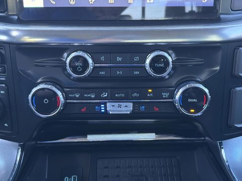 Used 2023 Ford F150 Lariat w/ Trailer Tow Package image 18