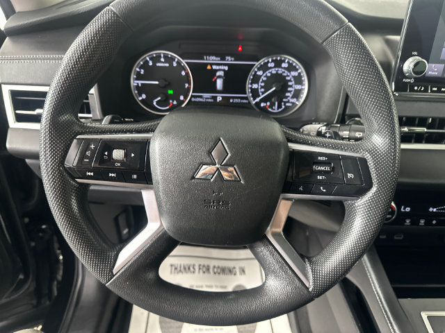 Used 2023 Mitsubishi Outlander ES AWD/4WD image 12
