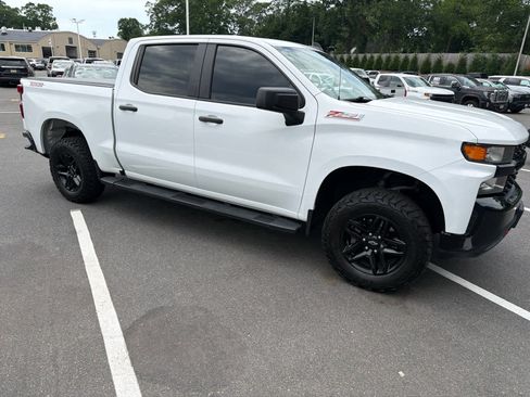 Used 2020 Chevrolet Silverado 1500 Custom Trail Boss w/ Custom Convenience Package AWD/4WD image 2