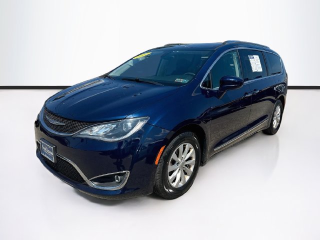 Used 2019 Chrysler Pacifica Touring-L FWD image 3