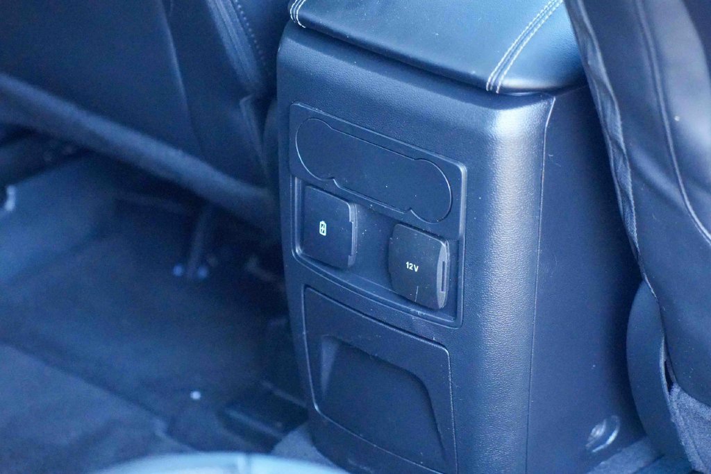 Used 2023 Ford Explorer XLT w/ Equipment Group 202A AWD/4WD image 24