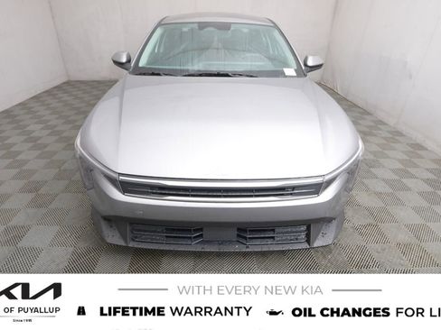 New 2025 Kia K4 LXS image 2