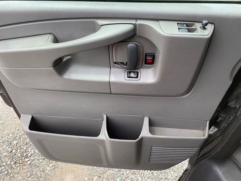 Used 2014 GMC Savana 2500 image 11