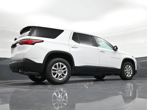 Used 2023 Chevrolet Traverse LS FWD image 26