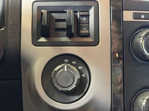 Used 2017 Ford Expedition Limited w/ Equipment Group 301A AWD/4WD image 48