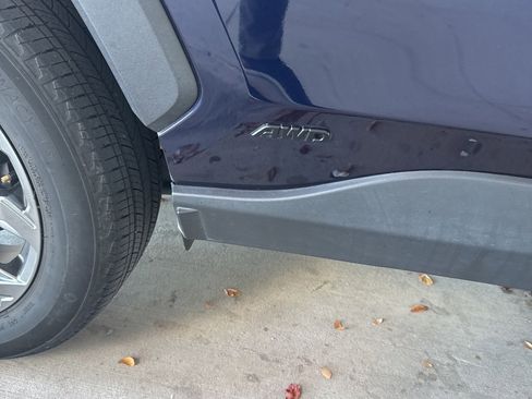 Used 2022 Toyota RAV4 XLE Premium image 10