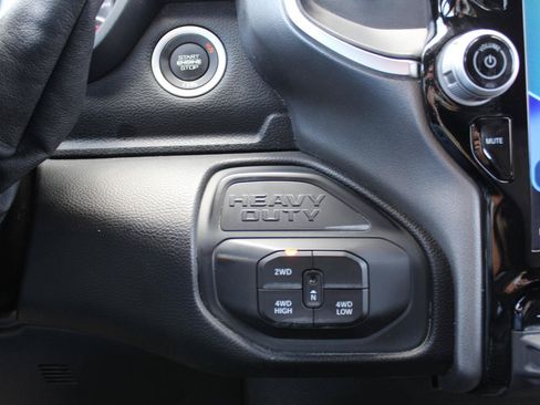 Used 2025 RAM 5500 4x4 Crew Cab image 36