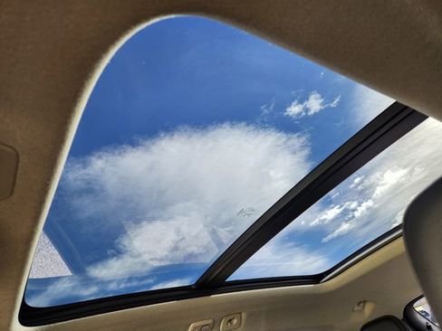 Certified 2023 Volvo XC40 B5 Ultimate w/ Climate Package image 25