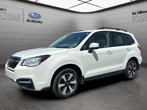 Used 2018 Subaru Forester 2.5i Premium w/ All-Weather Package AWD/4WD image 10