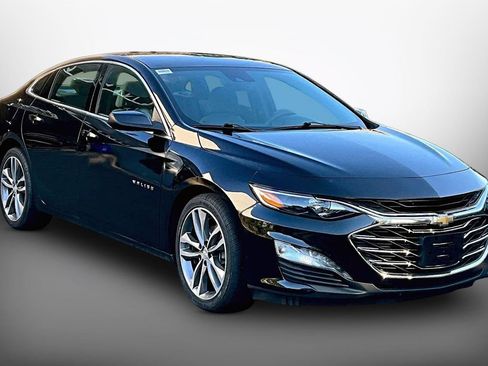 Used 2025 Chevrolet Malibu LT FWD image 2