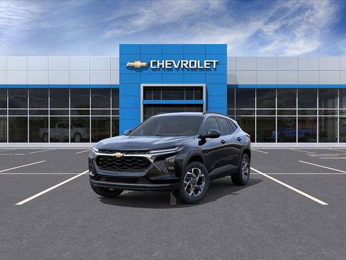 New 2026 Chevrolet Trax LT w/ Driver Confidence Package FWD image 8