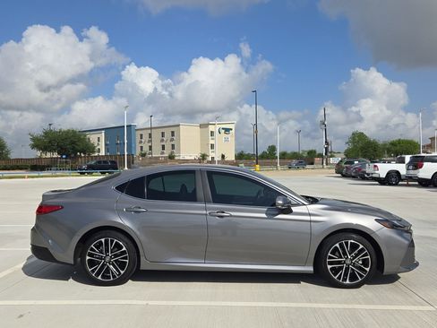 Used 2025 Toyota Camry XLE image 2