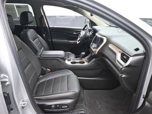 Used 2019 GMC Acadia Denali w/ Technology Package AWD/4WD image 9