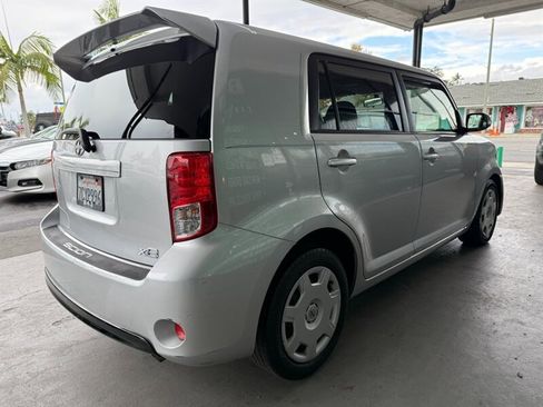 Used 2014 Scion xB image 10