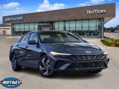 New 2025 Hyundai Elantra Limited w/ Cargo Package