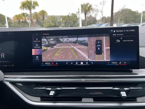 Used 2025 BMW X5 sDrive40i w/ M Sport Package image 25