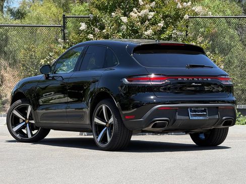 Used 2026 Porsche Macan AWD/4WD image 3