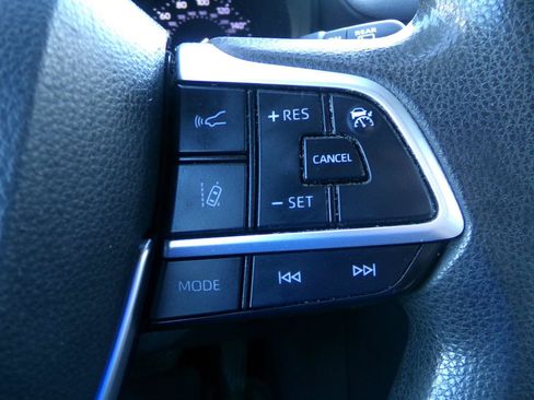 Used 2021 Toyota Sienna LE AWD/4WD image 17