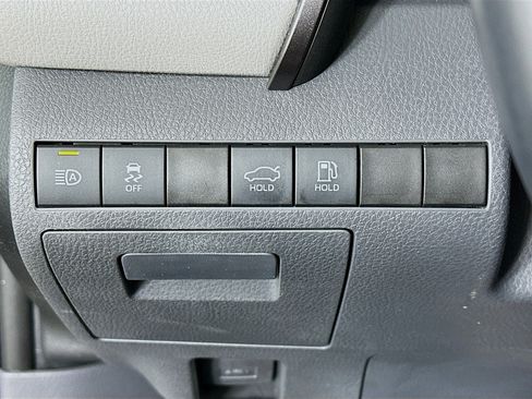 Used 2021 Toyota Camry XLE image 17