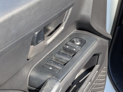 Used 2024 Toyota Tacoma TRD Sport AWD/4WD image 17