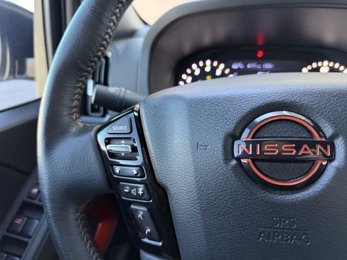 Used 2025 Nissan Frontier PRO-4X AWD/4WD image 29