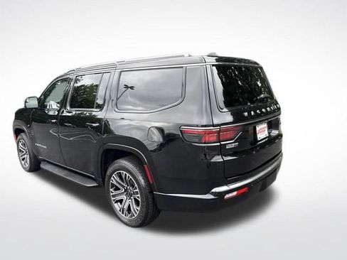 Used 2025 Jeep Wagoneer 4WD w/ Premium Group I image 5