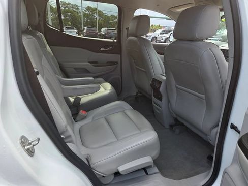Used 2019 GMC Acadia SLT FWD image 17