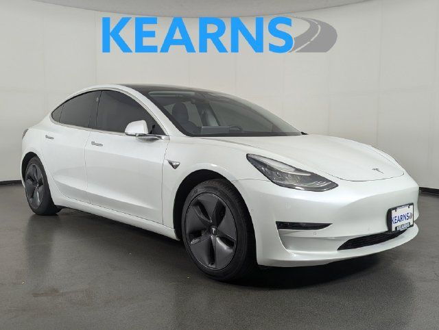Used 2020 Tesla Model 3 Standard Range Plus RWD image 1