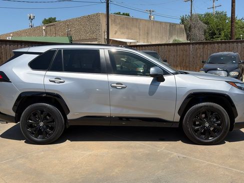 Used 2022 Toyota RAV4 SE AWD/4WD image 4