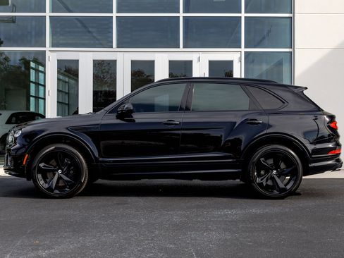 Used 2022 Bentley Bentayga image 13