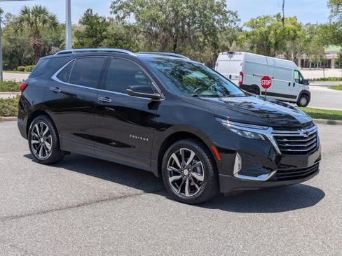 Used 2023 Chevrolet Equinox Premier FWD image 2