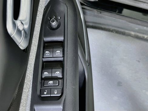 Used 2022 Jeep Compass Latitude AWD/4WD image 17